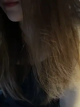 Snapshot of Hinne07 chatting on 12-14-25, 12:38 Hinne07 online show from 12-14-25, 12:38