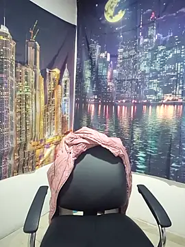 curvy diva  online show from 04-21-26, 10:10