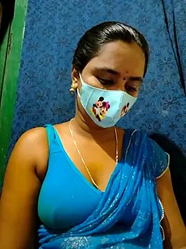 Snapshot of mini-queen chatting on 09-09-25, 11:21 mini-queen online show from 09-09-25, 11:21