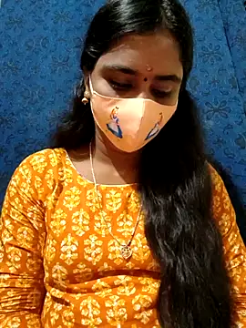 Snapshot of mini-queen chatting on 09-29-25, 10:42 mini-queen online show from 09-29-25, 10:42