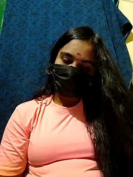 Snapshot of mini-queen chatting on 10-05-25, 11:52 mini-queen online show from 10-05-25, 11:52