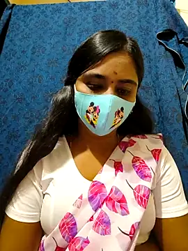 Snapshot of mini-queen chatting on 11-05-25, 04:29 mini-queen online show from 11-05-25, 04:29