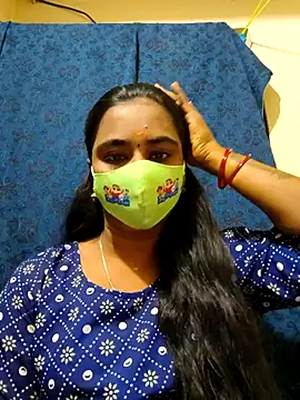 Snapshot of mini-queen chatting on 11-29-25, 01:58 mini-queen online show from 11-29-25, 01:58