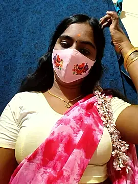 Snapshot of mini-queen chatting on 01-11-26, 02:11 mini-queen online show from 01-11-26, 02:11