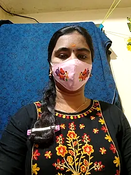 Snapshot of mini-queen chatting on 02-24-26, 10:24 mini-queen online show from 02-24-26, 10:24