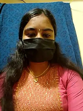 Snapshot of mini-queen chatting on 03-19-26, 06:39 mini-queen online show from 03-19-26, 06:39