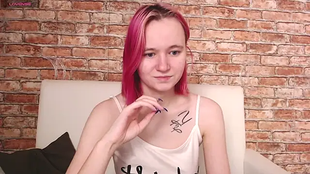 Ericha Stone online show from 10-16-25, 03:18