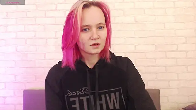 Ericha Stone online show from 10-28-25, 08:07