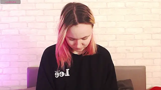 Ericha Stone online show from 02-17-26, 01:13