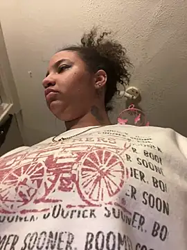 Snapshot of StylishEchium chatting on 02-04-26, 06:03 StylishEchium online show from 02-04-26, 06:03