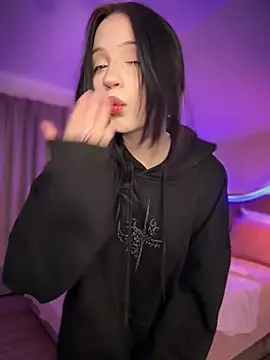 YourLittleDevil online show from 04-21-26, 01:17