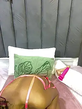 SexyPetitex25 online show from 06-06-26, 08:13