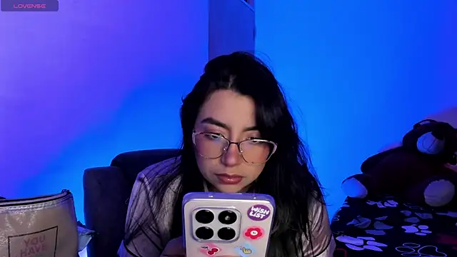 Snapshot of sammy_bunny1 chatting on 04-16-26, 04:35 sammy bunny1 online show from 04-16-26, 04:35
