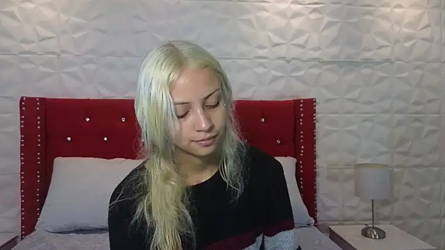 Lucy n pink online show from 12-05-25, 04:36