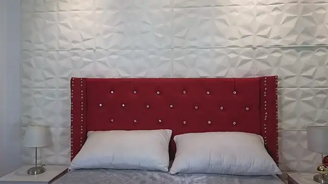 Lucy n pink online show from 12-14-25, 02:00