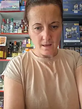 Snapshot of Fluturas2 chatting on 09-16-25, 02:18 Fluturas2 online show from 09-16-25, 02:18