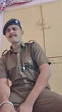 Snapshot of Frvgggghh chatting on 01-13-26, 09:03 Frvgggghh online show from 01-13-26, 09:03