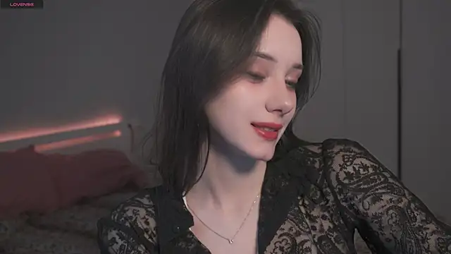 Snapshot of dialae chatting on 03-19-26, 10:30 dialae online show from 03-19-26, 10:30