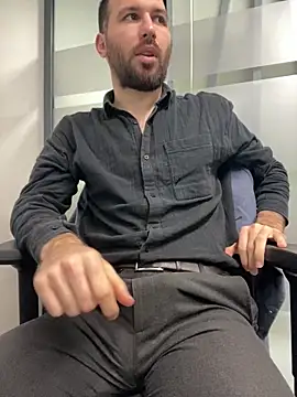 Snapshot of speddy34 chatting on 12-19-25, 07:15 speddy34 online show from 12-19-25, 07:15