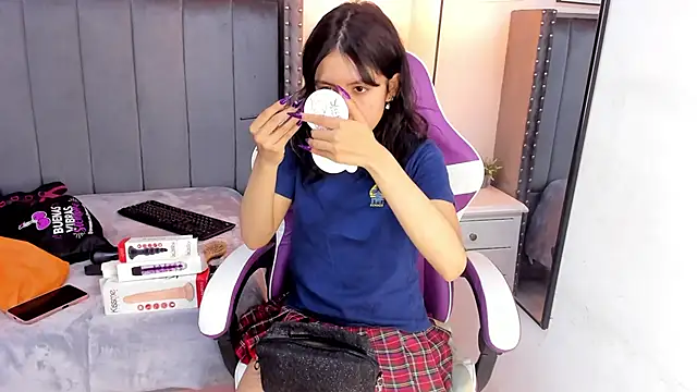 Snapshot of Miyu_Komori chatting on 05-08-26, 07:52 Miyu Komori online show from 05-08-26, 07:52