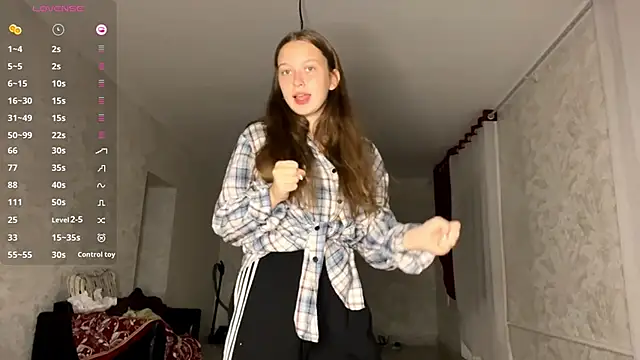 CharlynDini online show from 09-19-25, 03:24