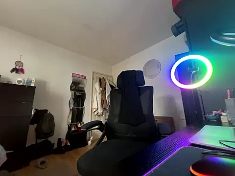 Snapshot of Prill940 chatting on 01-12-26, 09:47 Prill940 online show from 01-12-26, 09:47