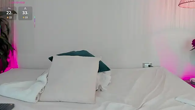 Snapshot of Cristalfoxy_ chatting on 11-06-25, 07:37 Cristalfoxy online show from 11-06-25, 07:37