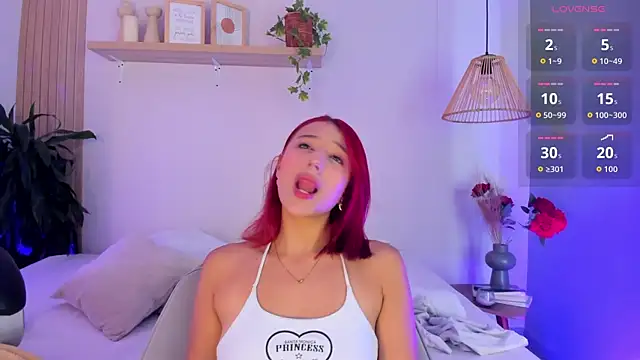 Snapshot of Cristalfoxy_ chatting on 12-13-25, 08:04 Cristalfoxy online show from 12-13-25, 08:04