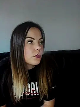 Snapshot of SexyLoLoUK chatting on 12-02-25, 01:39 SexyLoLoUK online show from 12-02-25, 01:39