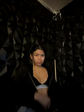 lil charme online show from 11-02-25, 08:22