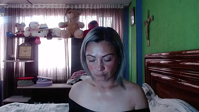  Charlize theron  online show from 10-14-25, 05:47