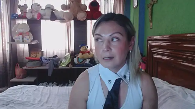  Charlize theron  online show from 12-18-25, 05:08