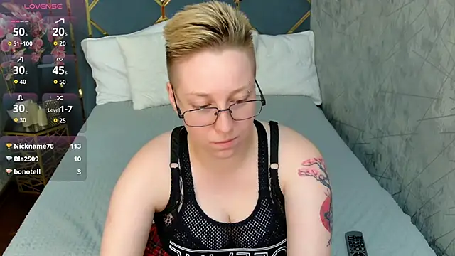 AlexandraGreen online show from 09-15-25, 03:50