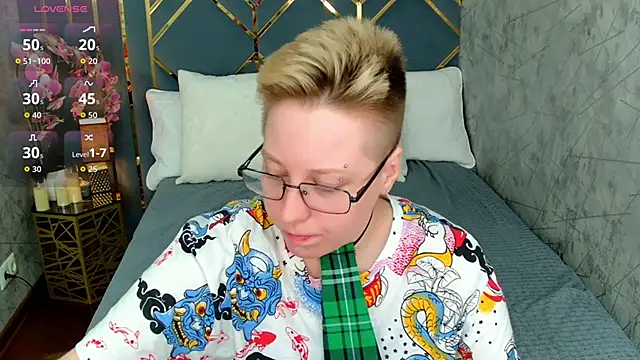 AlexandraGreen online show from 09-18-25, 09:06