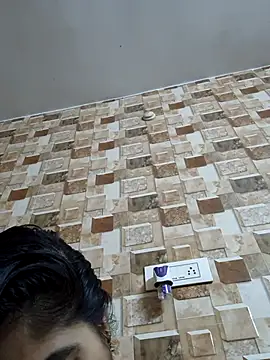 QUEEN-ADITI online show from 10-11-25, 03:54