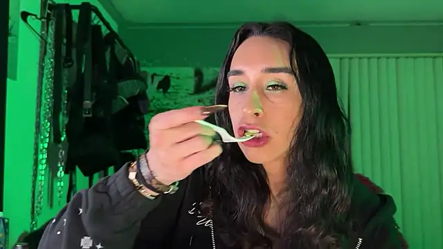 xoFrankie online show from 03-31-26, 03:30