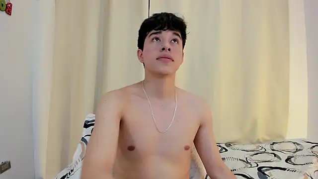 Snapshot of mrhot_night chatting on 11-13-25, 01:04 mrhot night online show from 11-13-25, 01:04