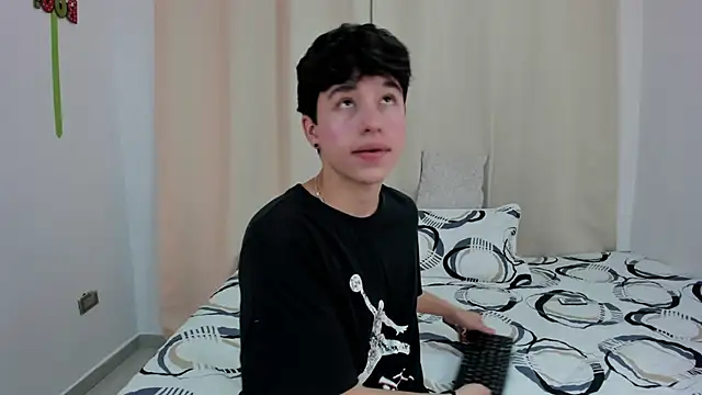 Snapshot of mrhot_night chatting on 11-17-25, 11:21 mrhot night online show from 11-17-25, 11:21