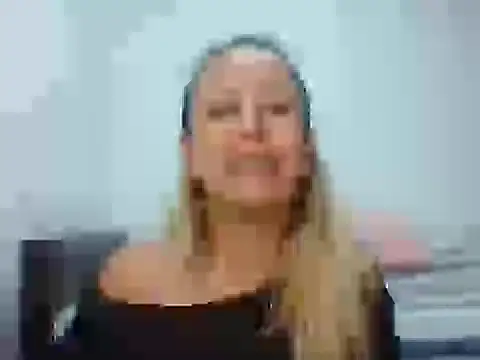 Snapshot of leah_susman chatting on 10-28-25, 02:48 leah susman online show from 10-28-25, 02:48