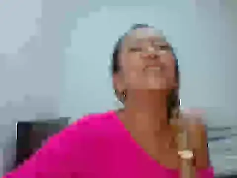 Snapshot of leah_susman chatting on 10-31-25, 02:23 leah susman online show from 10-31-25, 02:23