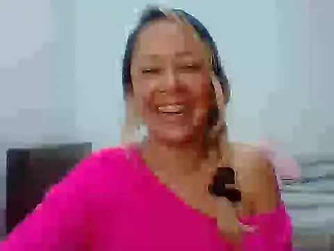 Snapshot of leah_susman chatting on 11-13-25, 06:07 leah susman online show from 11-13-25, 06:07