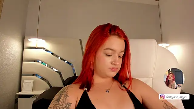 Julieth Rojas online show from 09-11-25, 04:56