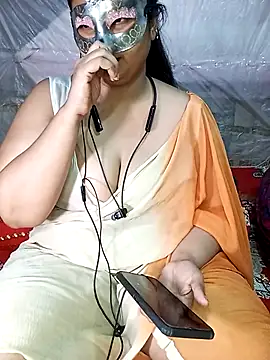 Tanisha-Chy online show from 11-24-25, 05:45