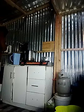 Snapshot of FANTASYROOM23 chatting on 05-05-26, 11:51 FANTASYROOM23 online show from 05-05-26, 11:51