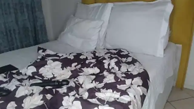 Bella 2025 online show from 02-19-26, 06:15