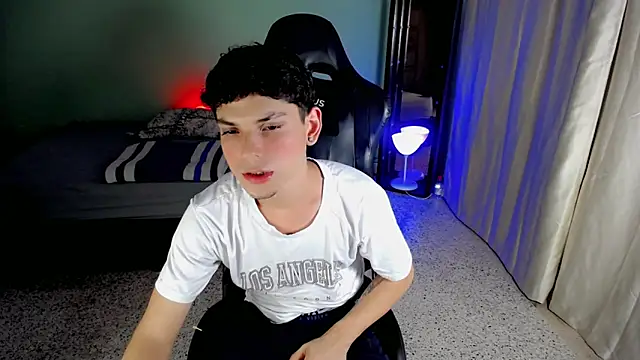 dilan hott  online show from 10-02-25, 08:16