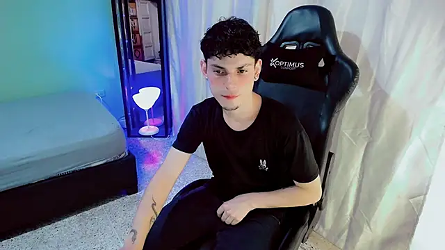 dilan hott  online show from 10-07-25, 08:28