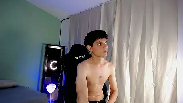 dilan hott  online show from 10-12-25, 08:19