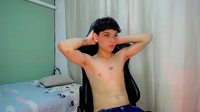 dilan hott  online show from 11-29-25, 04:32