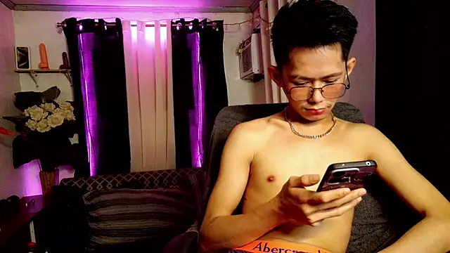 Skinny CumLoader69 online show from 02-26-26, 08:30